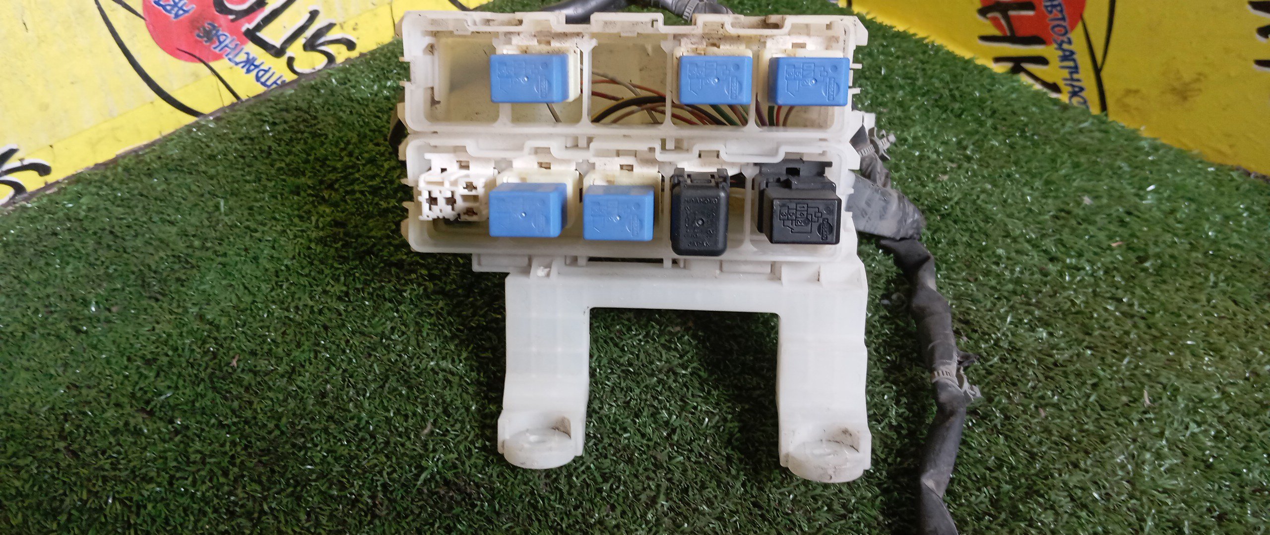 БЛОК ПРЕДОХРАНИТЕЛЕЙ ПОД КАПОТ/NIS/BLUEBIRD SYLPHY/PULSAR/SUNNY/B15/FB15/FG10/FNB15/QG10/QNG10/SB15/TG10/QG15/БОЛЬШОЙ