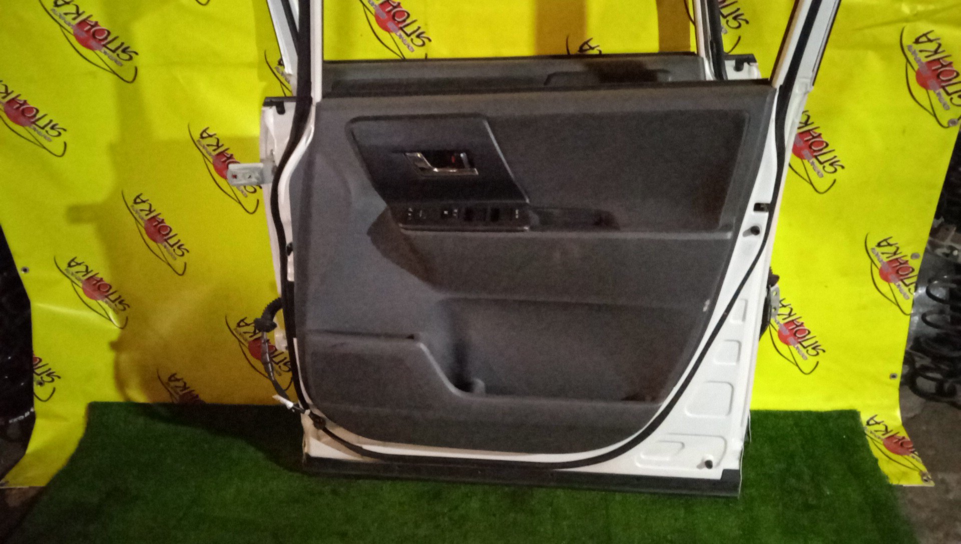 ДВЕРЬ БОКОВАЯ/TOY/NOAH/VOXY/ZRR70G/ZRR70W/ZRR75G/ZRR75W/6700128220/F/R/УЗКИЙ МОЛДИНГ