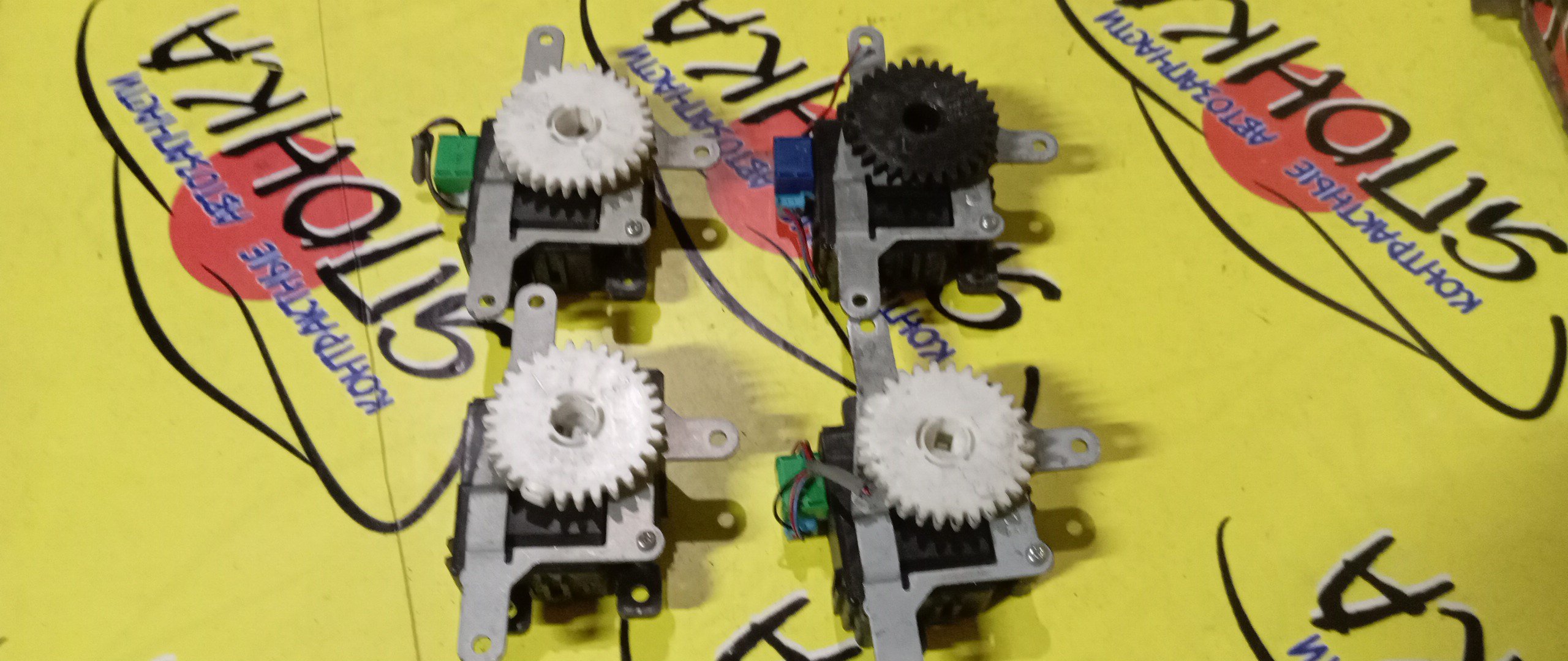 СЕРВОПРИВОД ЗАСЛОНОК ПЕЧКИ/TOY/AVENSIS/SAI/RAV4/ADT270/ADT271/AZT270/AZK10/ACA30/UZJ200/063800-0920