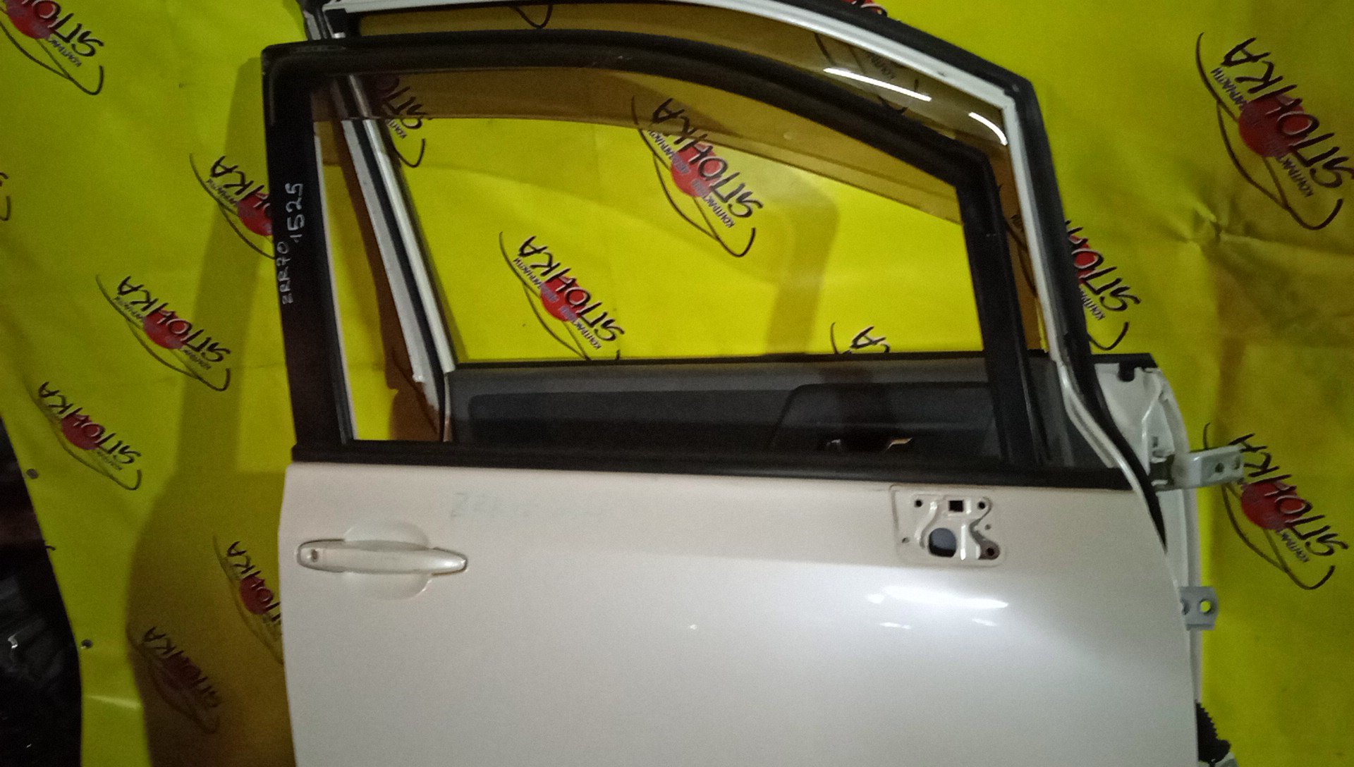 ДВЕРЬ БОКОВАЯ/TOY/NOAH/VOXY/ZRR70G/ZRR70W/ZRR75G/ZRR75W/6700128220/F/R/УЗКИЙ МОЛДИНГ