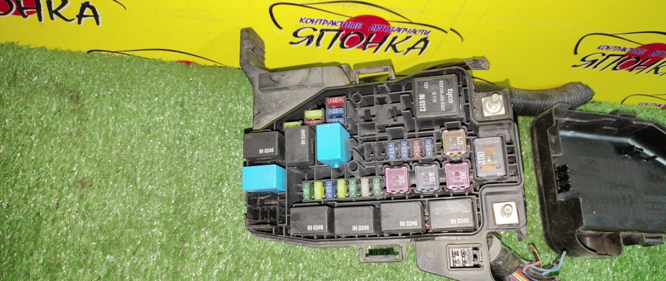 БЛОК ПРЕДОХРАНИТЕЛЕЙ ПОД КАПОТ/MAZ/DEMIO/DY3W/DY5W/ZY/ZJ/БОЛЬШОЙ