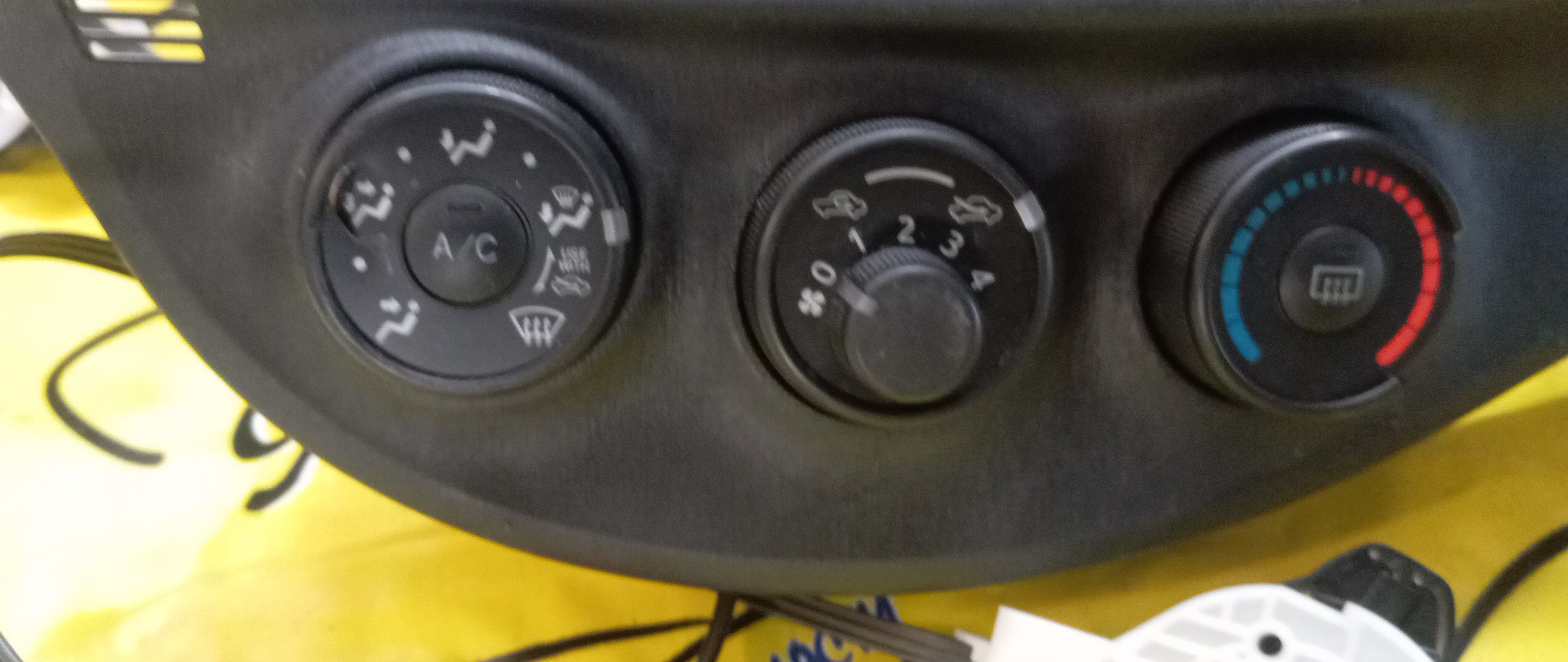 БЛОК КЛИМАТ-КОНТРОЛЯ/TOY/VITZ/KSP130/NCP131/NSP130/МЕХАНИЧ./УЦЕНКА