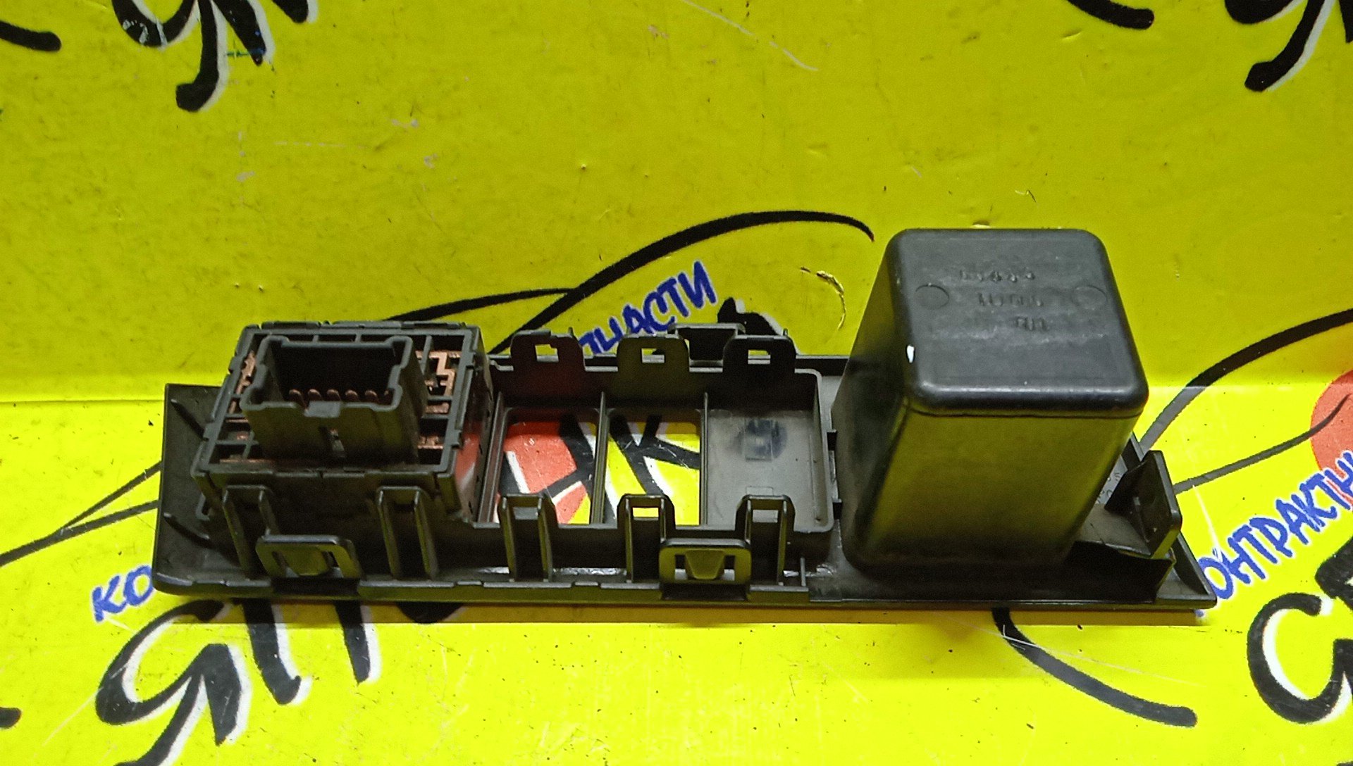 БЛОК УПРАВЛЕНИЯ ЗЕРКАЛАМИ/NIS/NOTE/E11/NE11/ZE11/684851U600