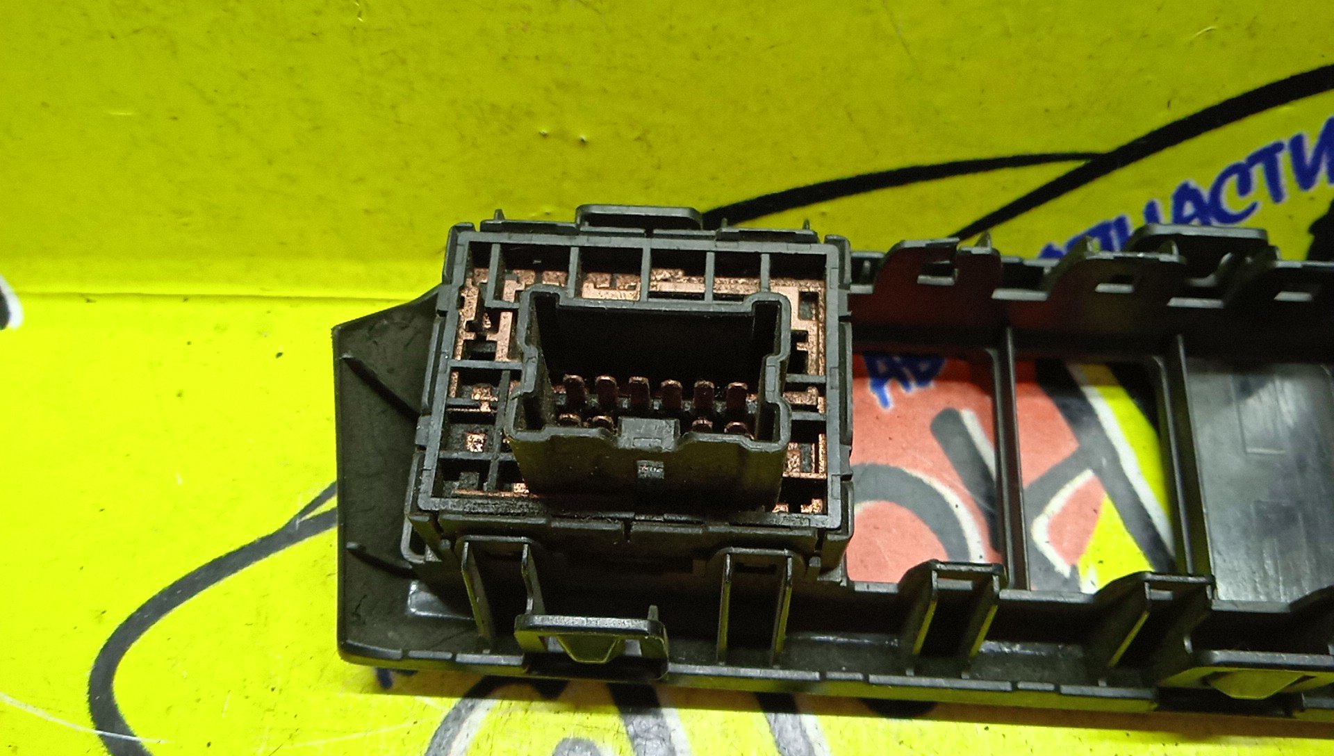 БЛОК УПРАВЛЕНИЯ ЗЕРКАЛАМИ/NIS/NOTE/E11/NE11/ZE11/684851U600