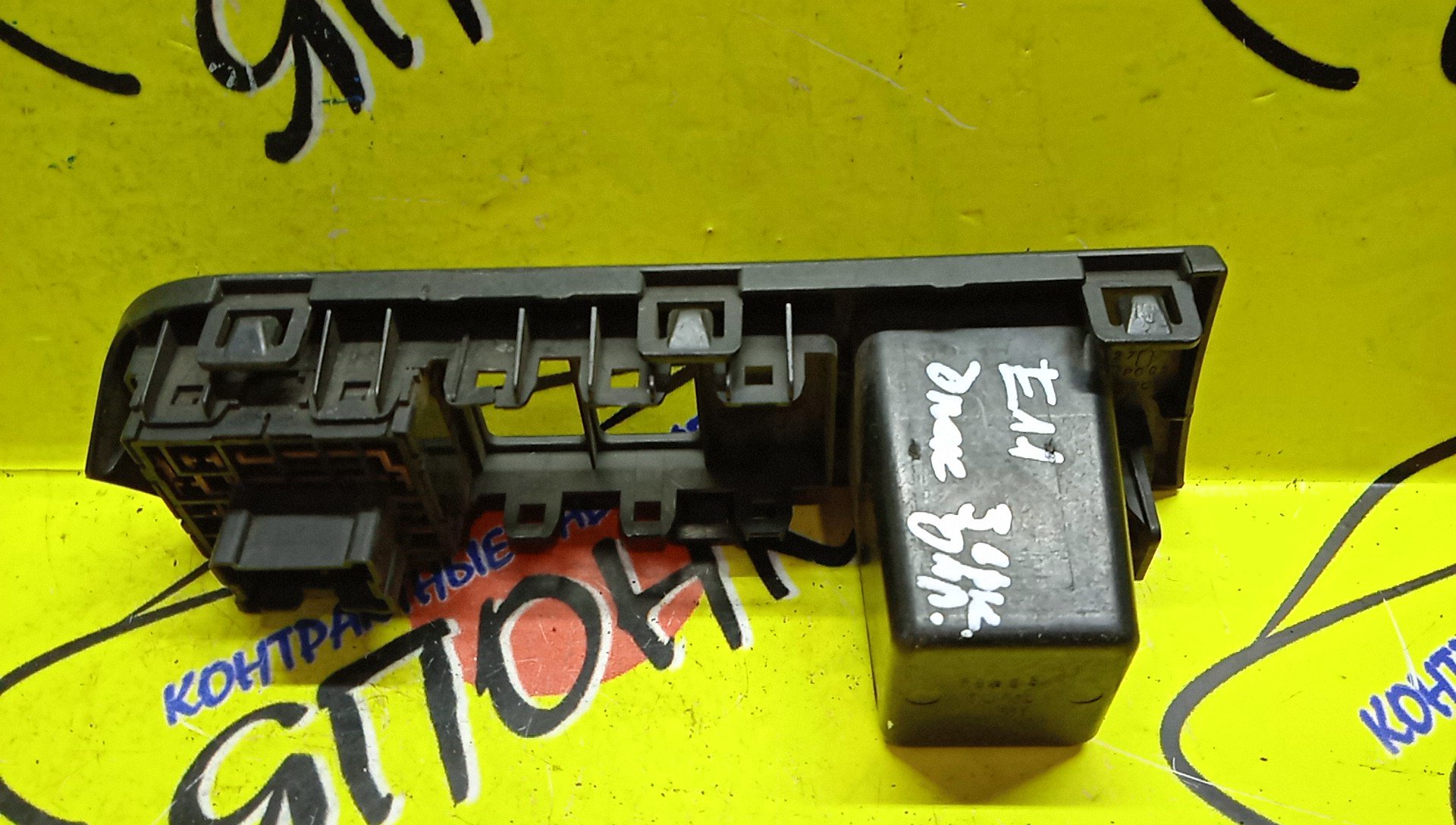 БЛОК УПРАВЛЕНИЯ ЗЕРКАЛАМИ/NIS/NOTE/E11/NE11/ZE11/684851U600