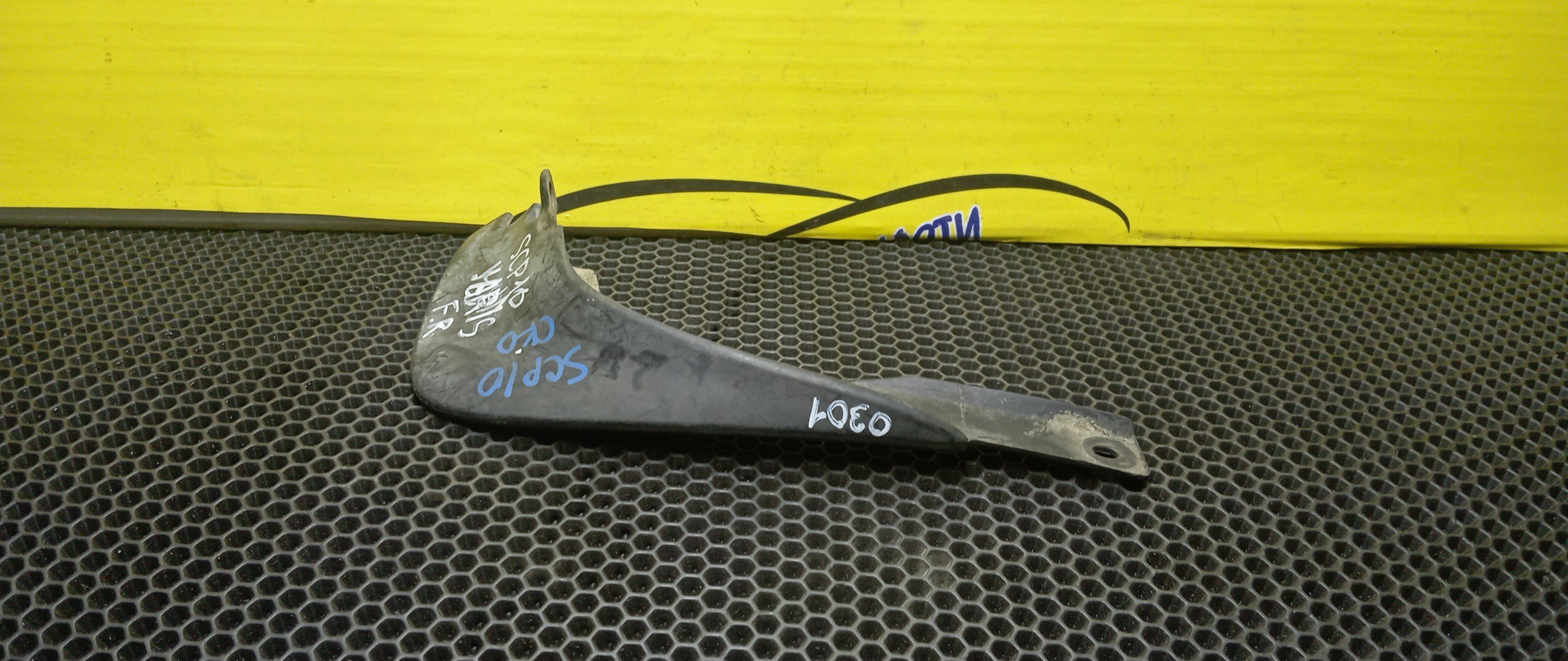 БРЫЗГОВИК/TOY/YARIS/SCP10/SCP13/F/R/СВОЙ