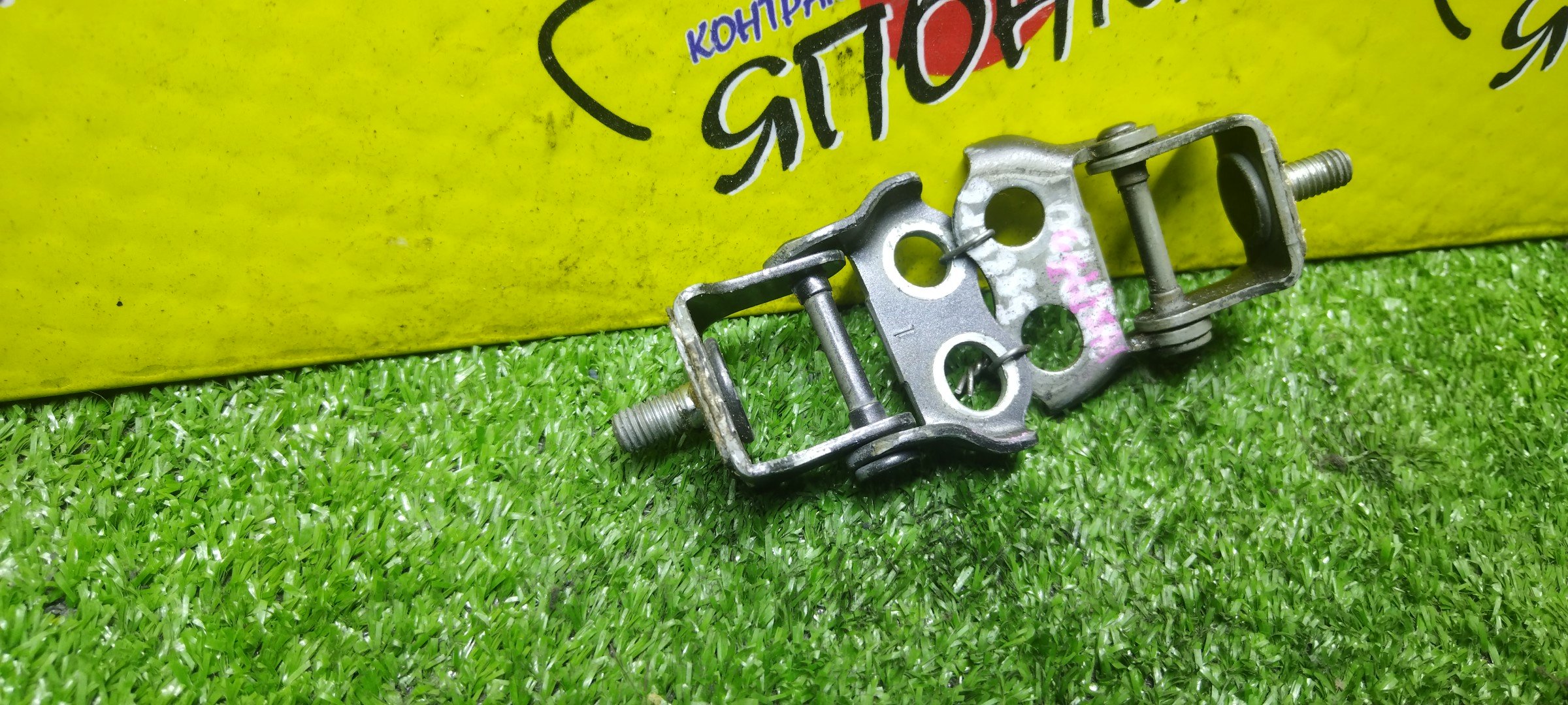 ПЕТЛЯ ЗАДНЕЙ ДВЕРИ/TOY/AQUA/PRIUS C/EQ EV/VITZ/YARIS/NHP10/KPJ10/KSP130/NCP131/NHP130/NSP130/ПАРА/6880174020