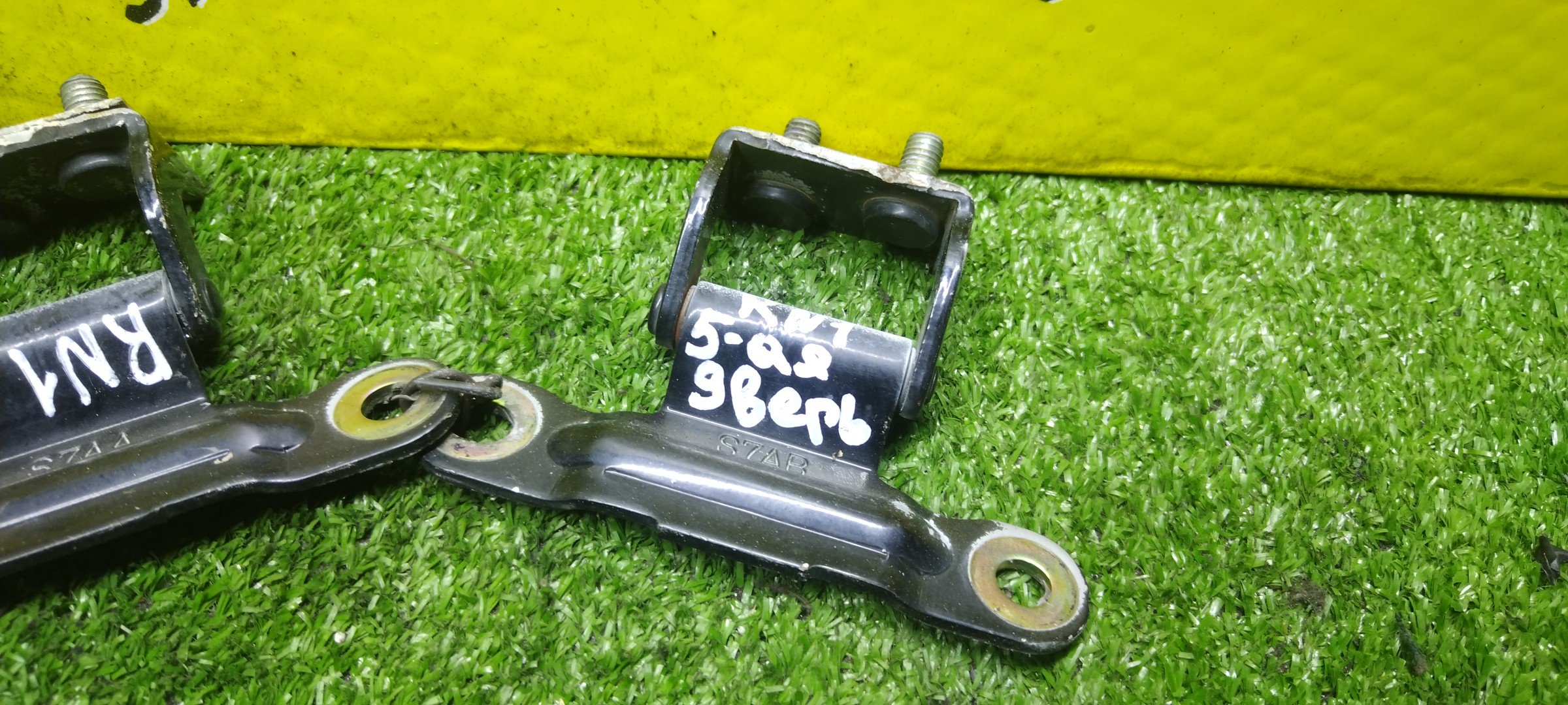 ПЕТЛЯ ЗАДНЕЙ ДВЕРИ/HON/STREAM/ELEMENT/STEPWGN/RN1/RN2/RN3/RN4/RN5/YH1/YH2/RF3/RF4/RF5/RF6/RF7/RF8/ПАРА/68210S7A000ZZ