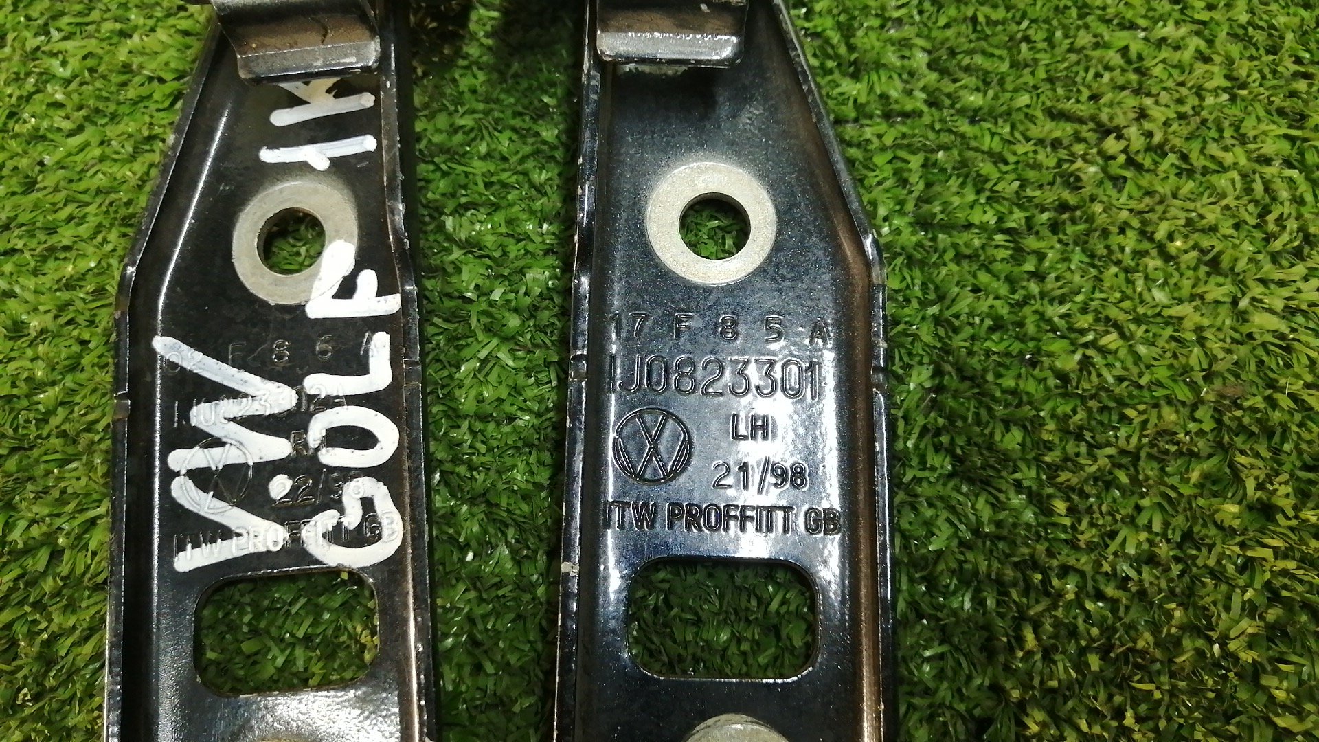 ПЕТЛЯ КАПОТА/JETTA/GOLF V/1K1/1K2/1K5/5K1/AJ5/MK5/MK6/КОМПЛЕКТ/1K0823301C/1K0823302C/5K0823301B/5K0823302B