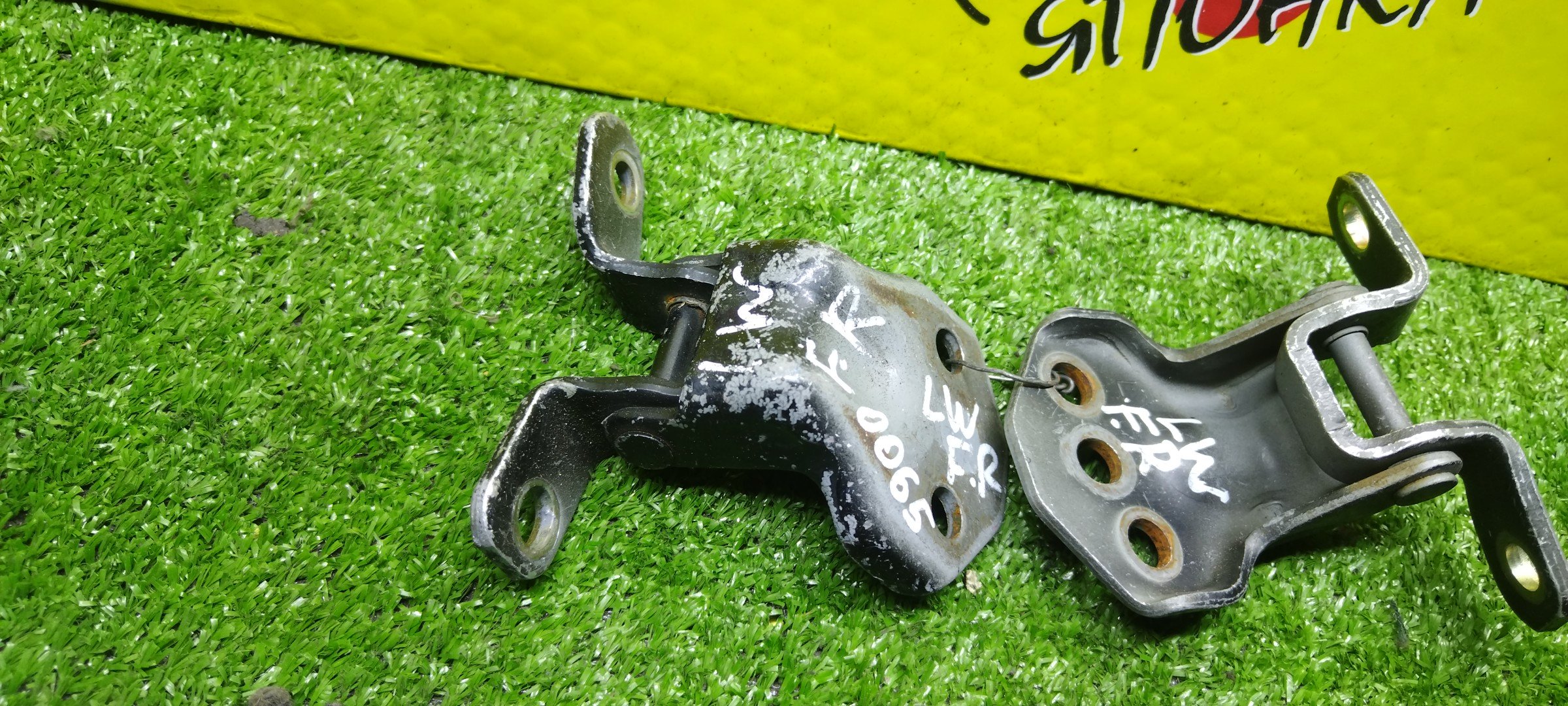 ПЕТЛИ ДВЕРИ/MAZ/MPV/LWEW/LW3W/LW5W/F/R