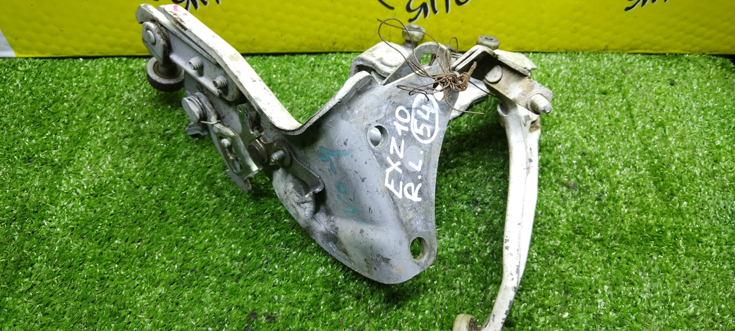 ПЕТЛЯ НА СДВИЖНУЮ ДВЕРЬ/TOY/RAUM/EXZ10/EXZ15/B/L/КОМПЛЕКТ(3ШТ)/6832046011/6839046010/6836046010