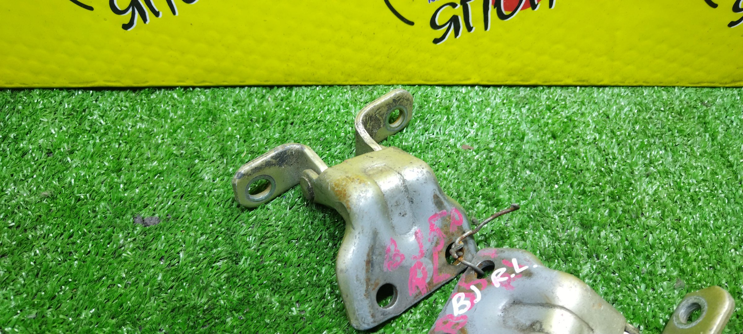 ПЕТЛИ ДВЕРИ/MAZ/323/626/FAMILIA/BJ3P/BJ5P/BJ5W/BJ8W/BJEP/BJFP/BJFW/B/L