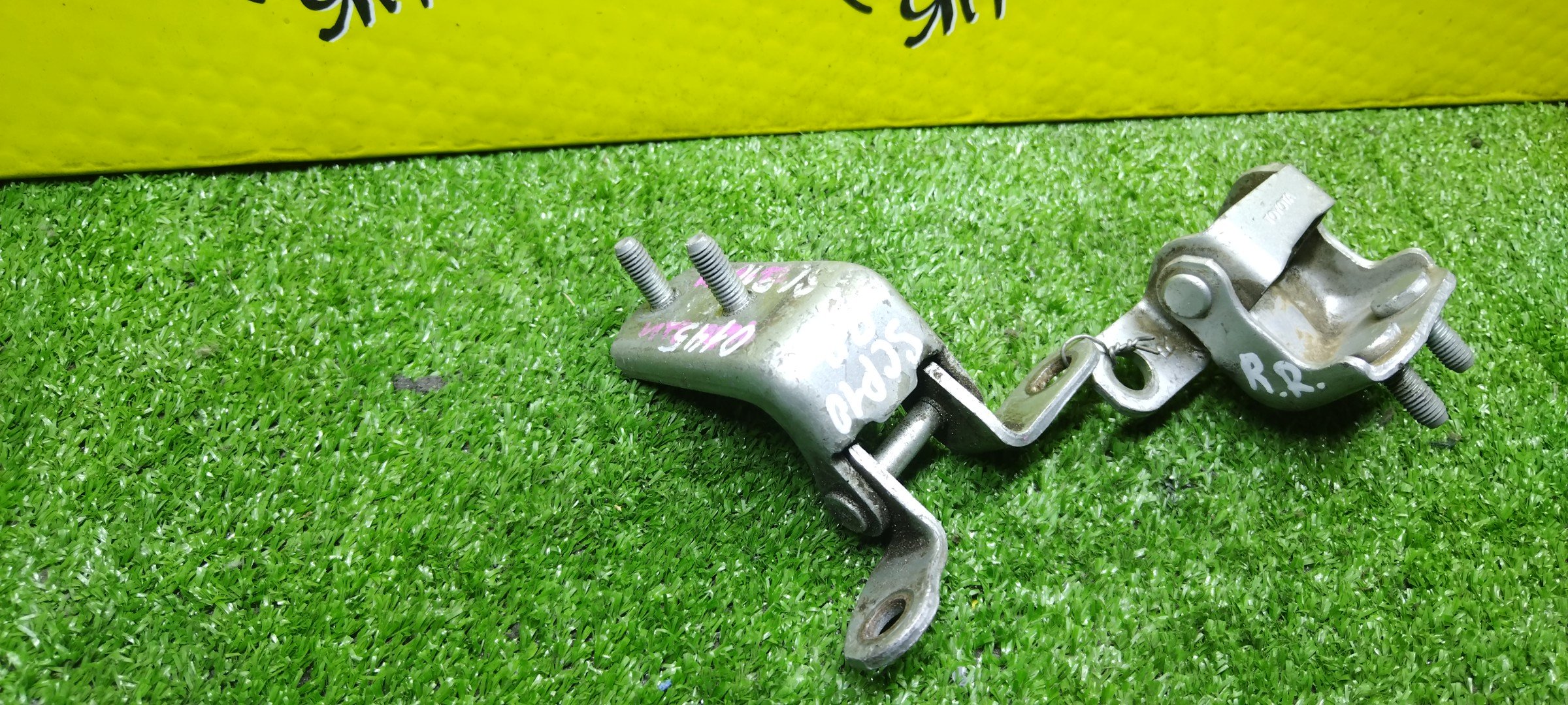 ПЕТЛИ ДВЕРИ/TOY/FUNCARGO/ECHO/PLATZ/VITZ/NCP10/NCP12/NCP13/NCP15/NCP16/NCP20/NCP21/NCP25/SCP10/SCP11/SCP12/SCP13/B/R/ПАРА(ВЕРХ+НИЗ)/6877052010/687500D010