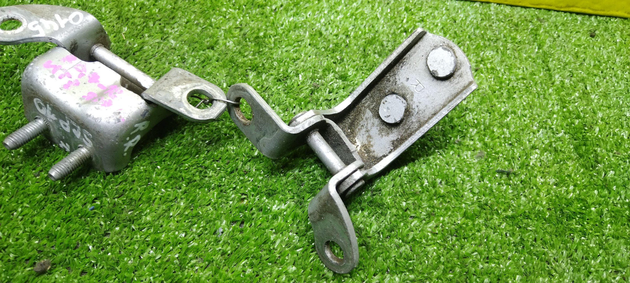 ПЕТЛИ ДВЕРИ/TOY/FUNCARGO/ECHO/PLATZ/VITZ/NCP10/NCP12/NCP13/NCP15/NCP16/NCP20/NCP21/NCP25/SCP10/SCP11/SCP12/SCP13/B/R/ПАРА(ВЕРХ+НИЗ)/6877052010/687500D010