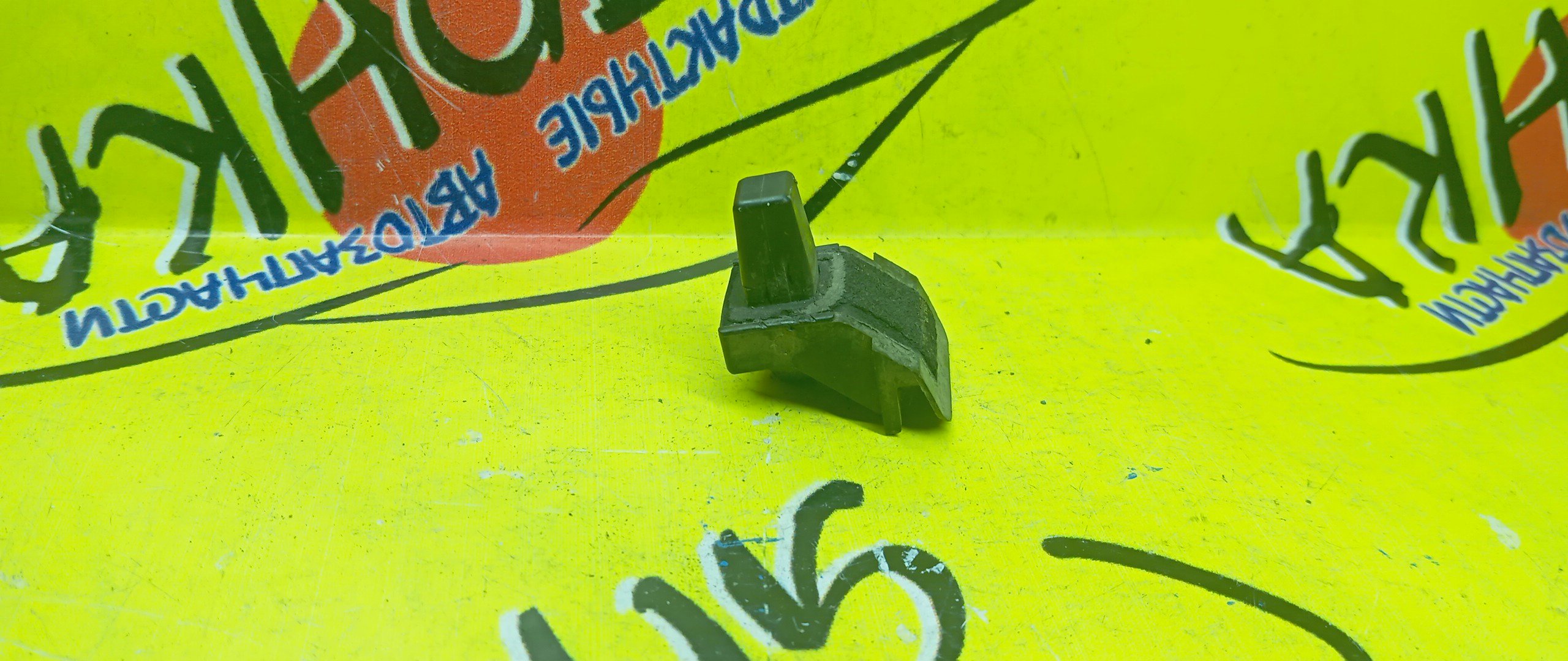 КРЕПЛЕНИЕ БАМПЕРА/NIS/WINGROAD/Y11/F/УГОЛОК/852220M000