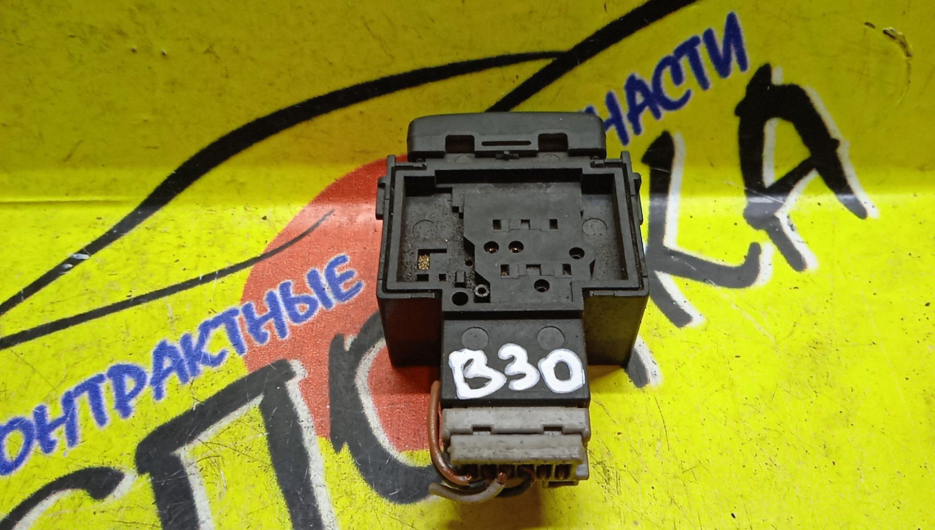 КОПКА СДВИЖНОЙ ДВЕРИ/NIS/LAFESTA/PRESAGE/ELGRAND/SERENA/NB30/B30/TNU31/TU31/PU31/E51/CNC25/CC25/NC25/C25/25261WL010
