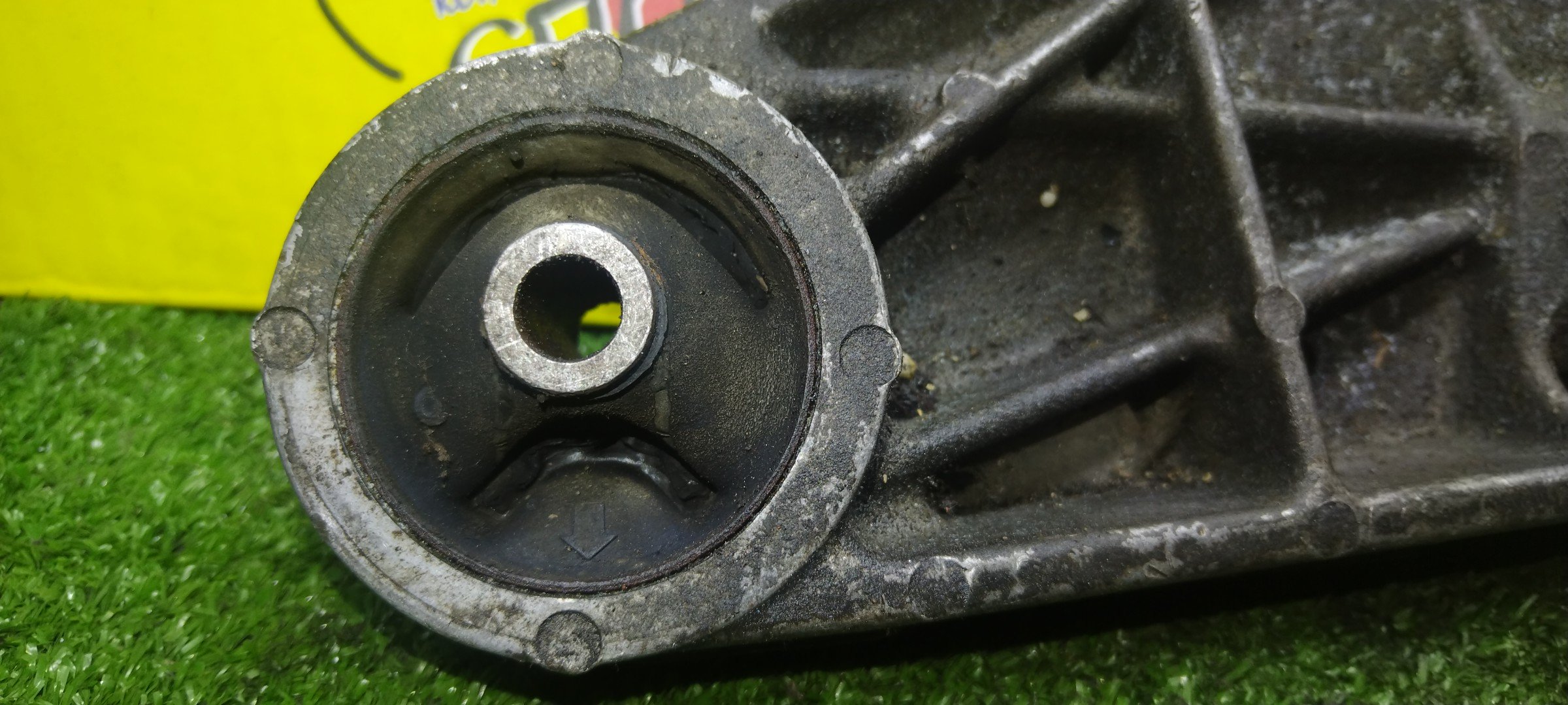 ПОДУШКА РЕДУКТОРА/TOY/ALPHARD/ATH10/2AZ-FXE/5239028020