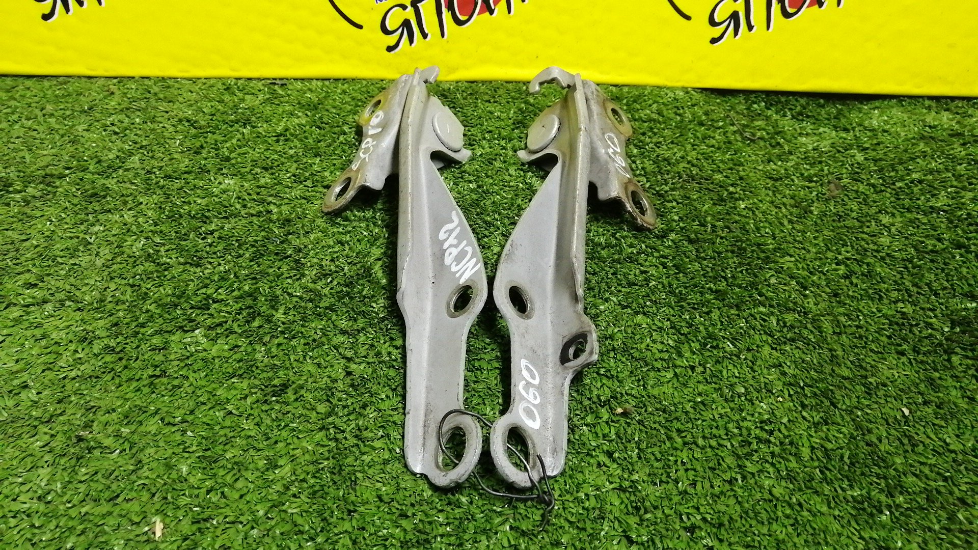 ПЕТЛЯ КАПОТА/TOY/ECHO/FUNCARGO/IST/PLATZ/VITZ/WILL CYPHA/YARIS/YARIS VERSO/NCP10/NCP11/NCP12/NCP13/NCP15/NCP16/NCP20/NCP21/NCP25/NCP60/NCP61/NCP65/NCP70/NCP75/NLP10/NLP20/NLP22/SCP10/SCP11/SCP12/SCP13/5341052010/5342052010/КОМПЛЕКТ