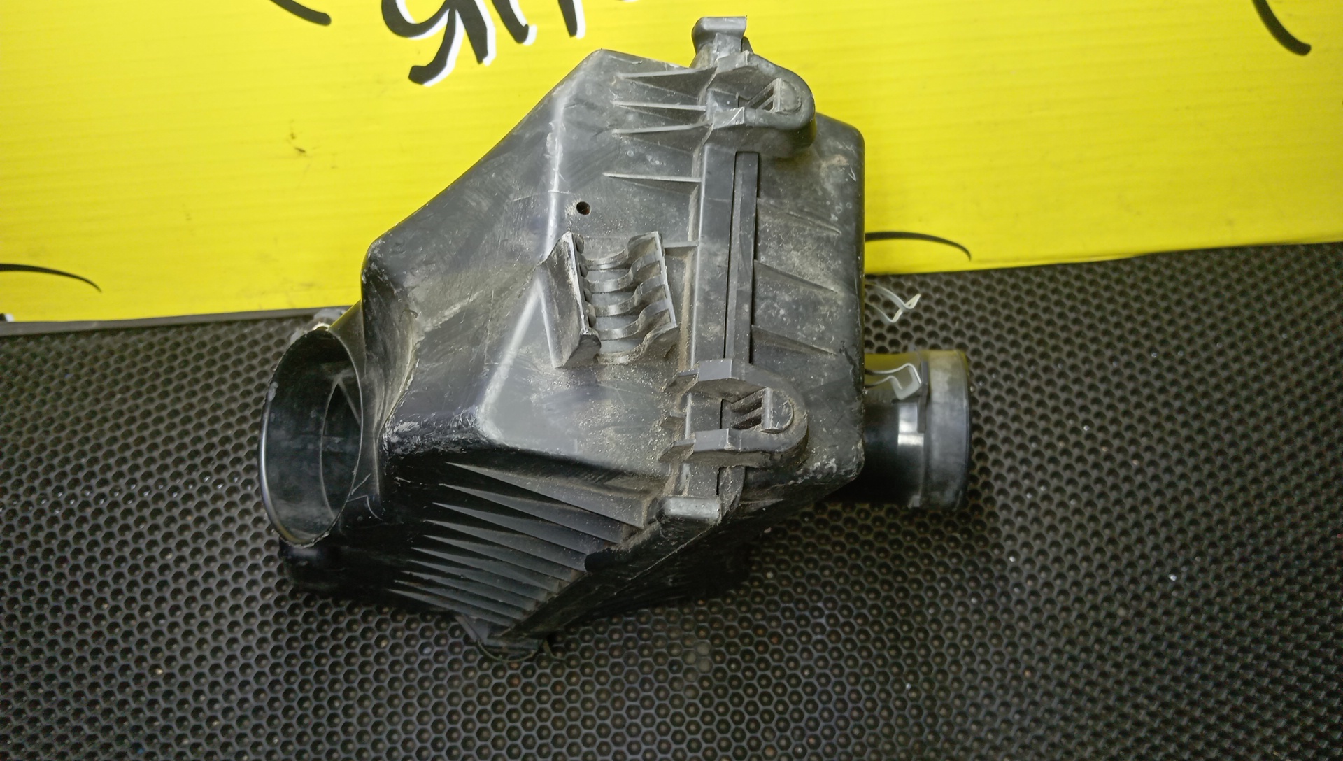 КОРПУС ВОЗДУШНОГО ФИЛЬТРА/MAZ/MPV/LW5W/GY