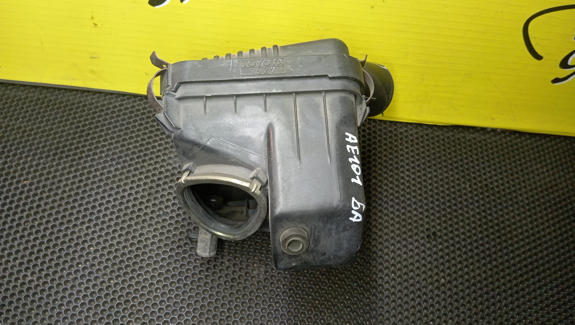 КОРПУС ВОЗДУШНОГО ФИЛЬТРА/TOY/COROLLA/COROLLA WAGON/AE100/AE100G/AE101L/AE104/AE104G/AE109V/4A-FE/5A-FE/УЦЕНКА