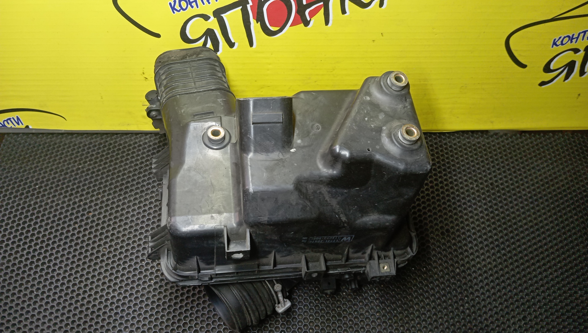 КОРПУС ВОЗДУШНОГО ФИЛЬТРА/TOY/HARRIER/MCU30