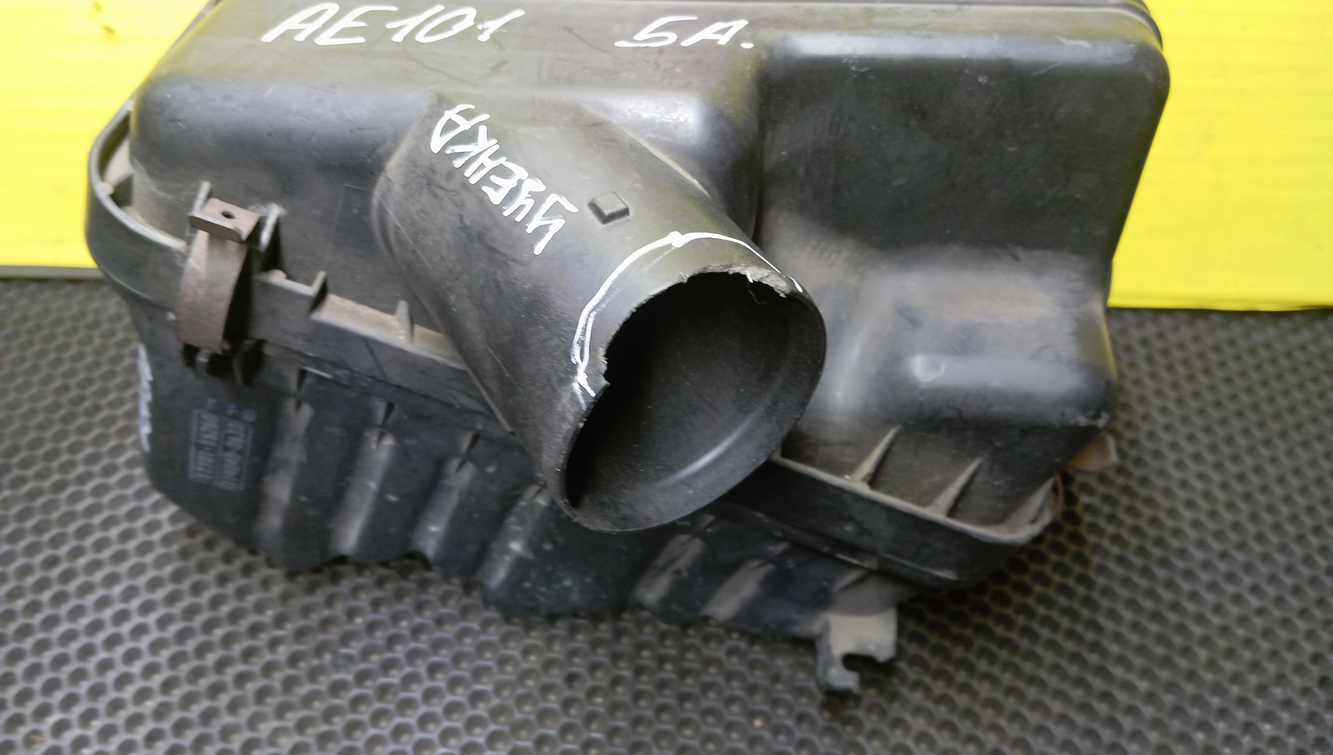 КОРПУС ВОЗДУШНОГО ФИЛЬТРА/TOY/COROLLA/COROLLA WAGON/AE100/AE100G/AE101L/AE104/AE104G/AE109V/4A-FE/5A-FE/УЦЕНКА