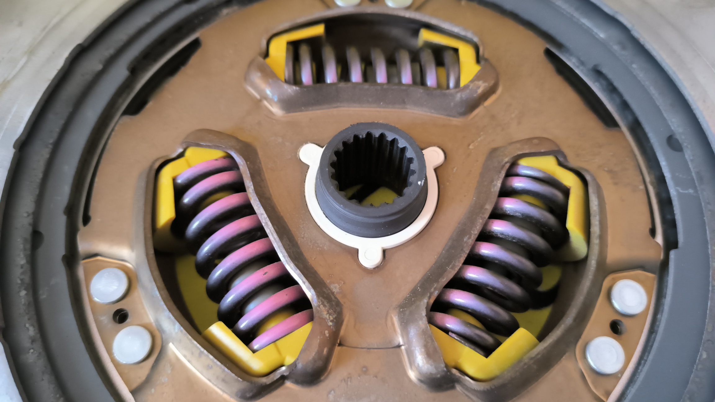 ДИСК СЦЕПЛЕНИЯ/TOY/AQUA/COROLLA AXIO/COROLLA FIELDER/SIENTA/1NZFXE/NHP170/NHP10/NKE165/3127052010