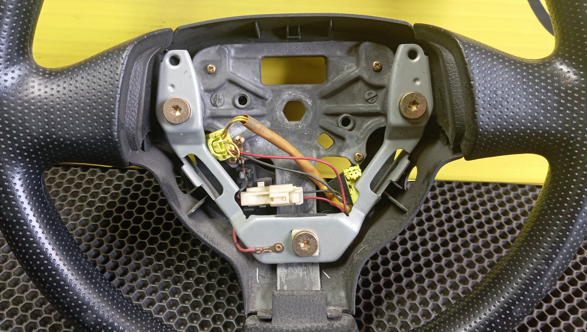 РУЛЬ/MAZ/DEMIO/MAZDA2/VERISA/DC5R/DC5W/DY3R/DY3W/DY5R/DY5W/D35032980C30/3 ЛУЧА