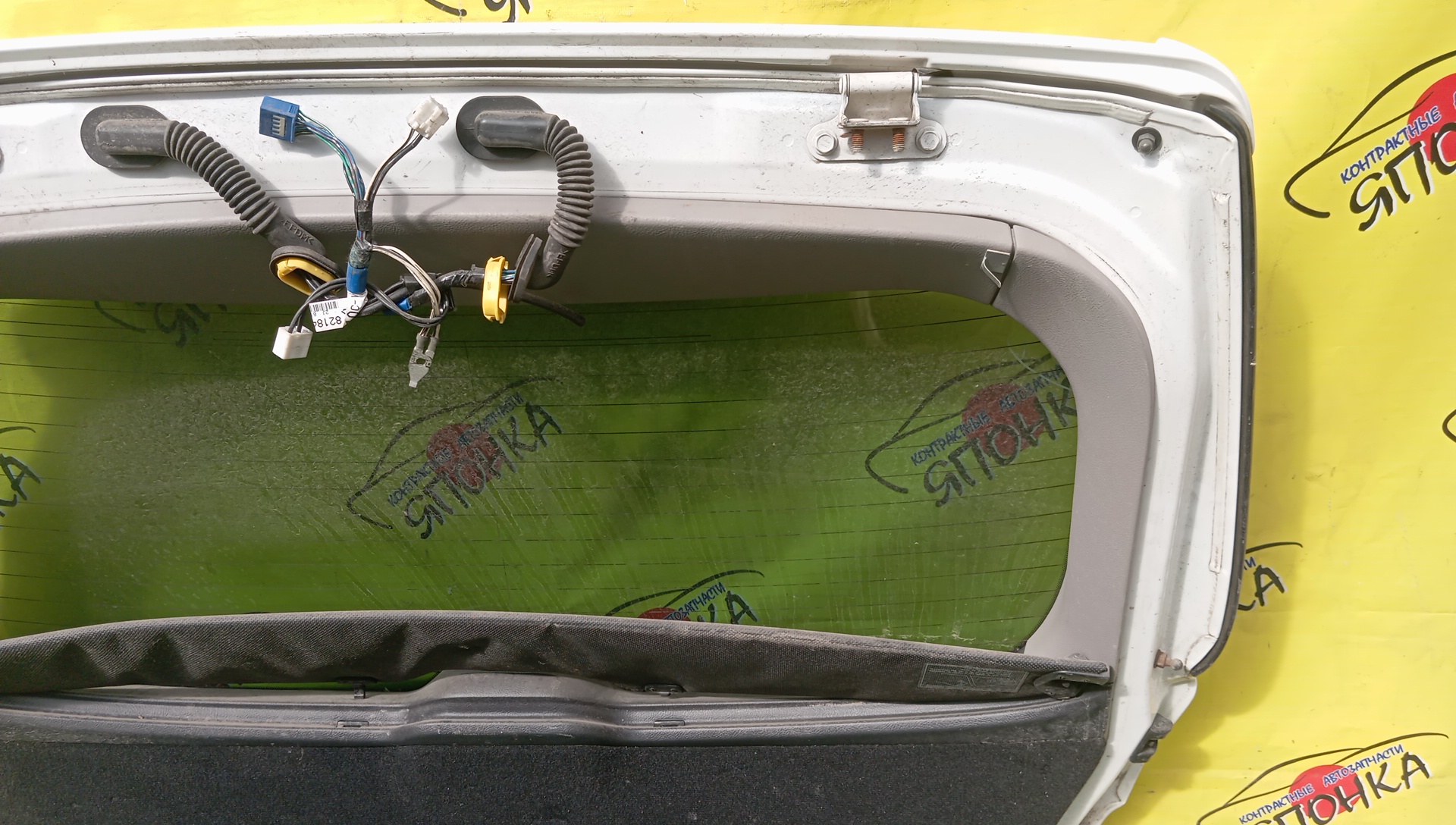 ДВЕРЬ ЗАДНЯЯ/TOY/ALTEZZA GITA/SXE10/GXE10/GXE10W/GXE15W/JCE10W/JCE15W/6700553010/СО СПОЙЛЕРОМ
