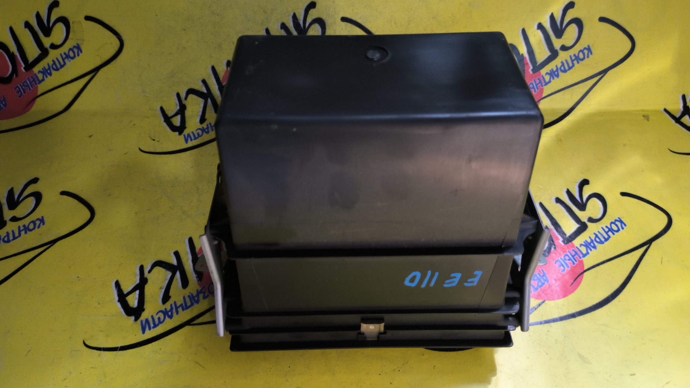 БАРДАЧОК В ПАНЕЛЬ/TOY/SPRINTER/SPRINTER CARIB/COROLLA/EE110/AE111/AE114/EE111/AE115/AE110/5552112150
