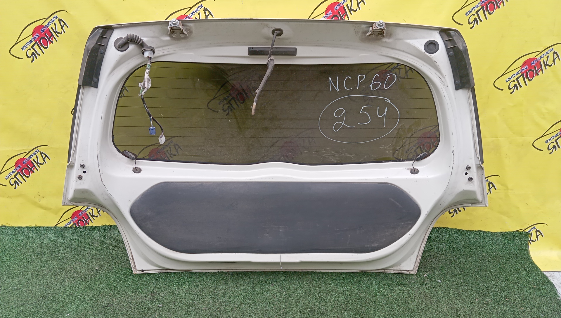 ДВЕРЬ ЗАДНЯЯ/TOY/IST/NCP60/NCP61/NCP65/6700552520